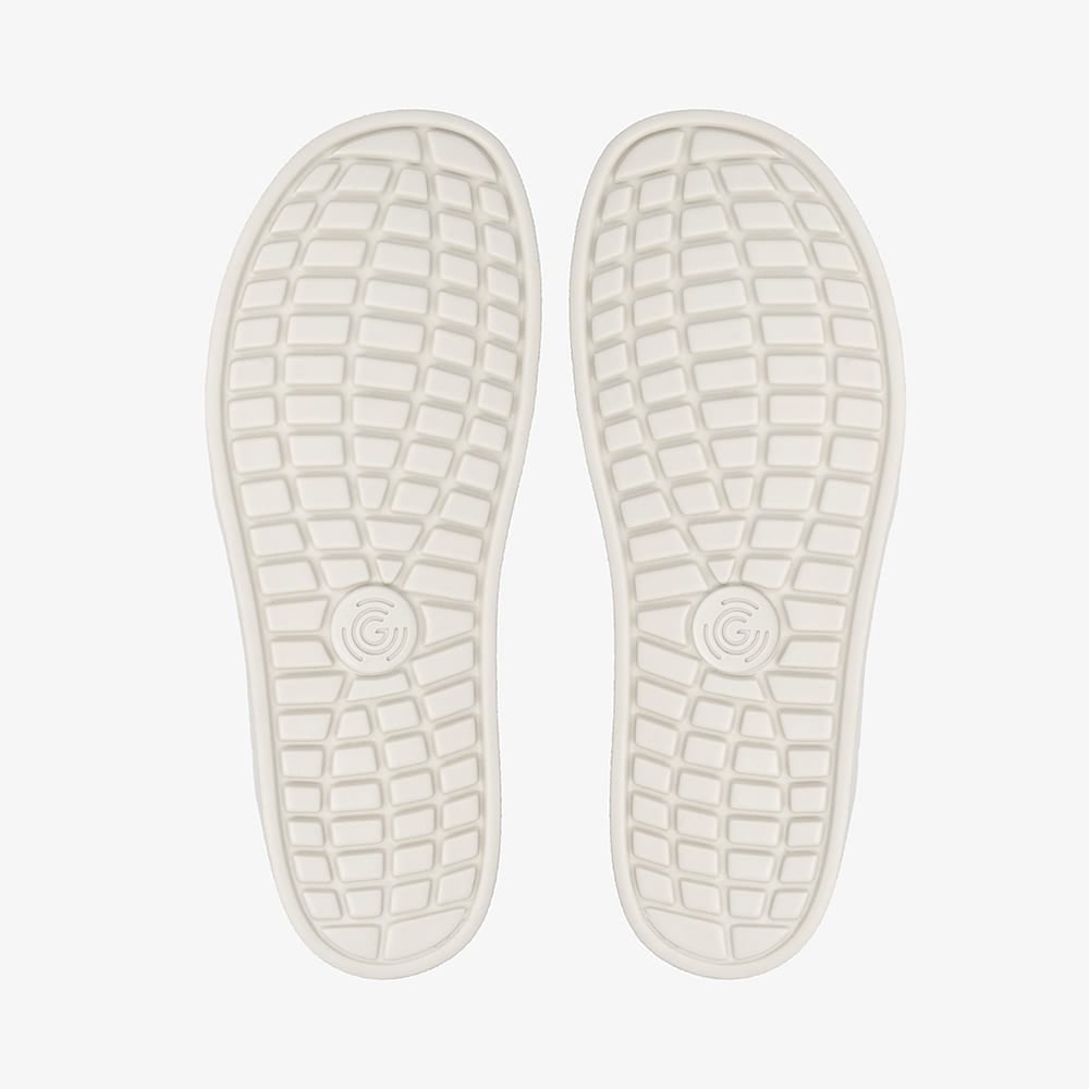 Groundies Nova GS1 Men in White showing a product detail