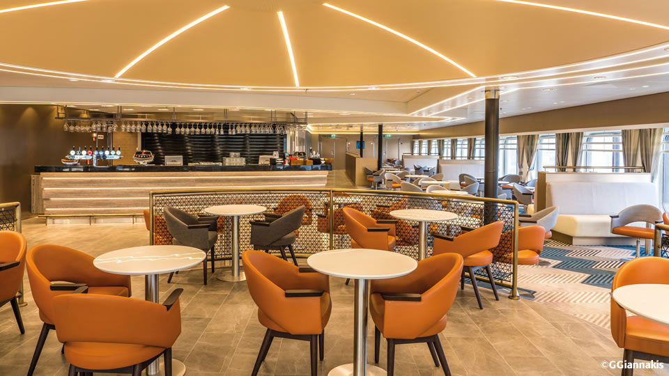 Maud Gonne bar and lounge seating